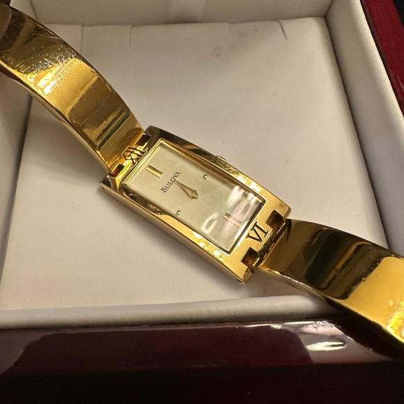 1990s Bulova Classic Women’s Watch- Dainty, Minimalist - Picture 2 of 9